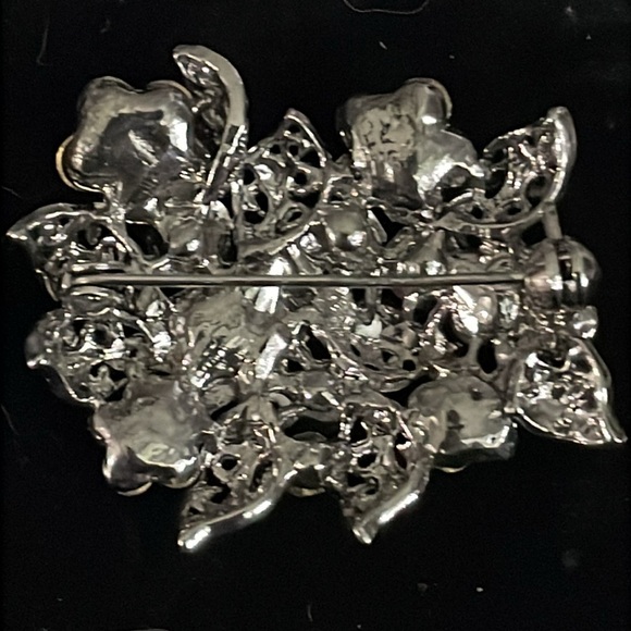 Vintage AB crystal silvertone Floral Brooch - Picture 4 of 5